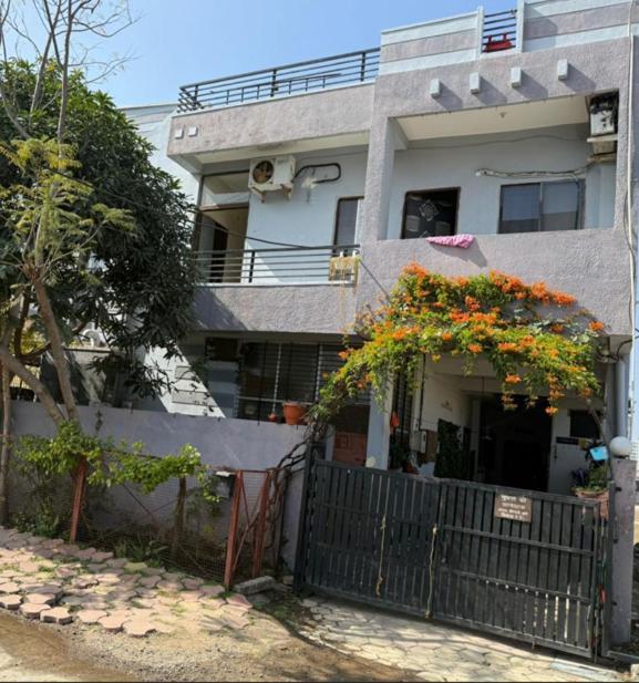 My Special House Homestay Nipania, インドール エクステリア 写真